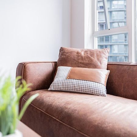 Amazing Views ! Leather Furniture ! Cozy Condo! Βανκούβερ Εξωτερικό φωτογραφία