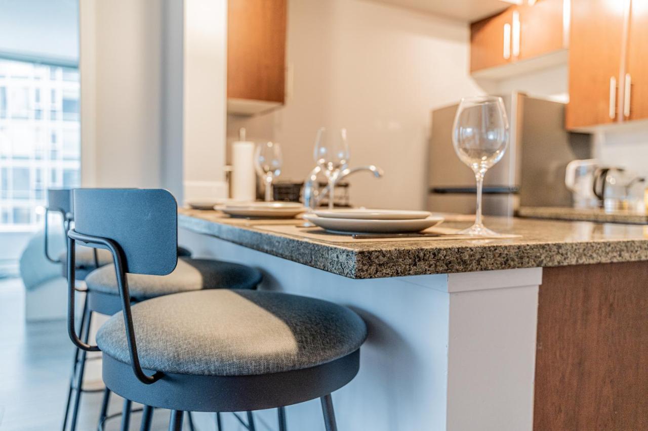 Amazing Views ! Leather Furniture ! Cozy Condo! Βανκούβερ Εξωτερικό φωτογραφία