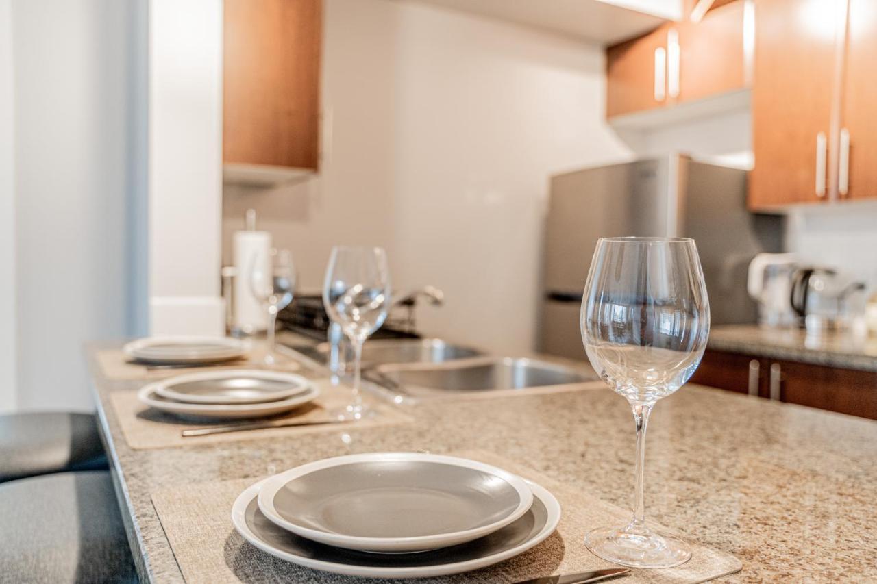 Amazing Views ! Leather Furniture ! Cozy Condo! Βανκούβερ Εξωτερικό φωτογραφία