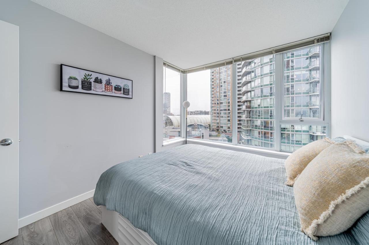 Amazing Views ! Leather Furniture ! Cozy Condo! Βανκούβερ Εξωτερικό φωτογραφία